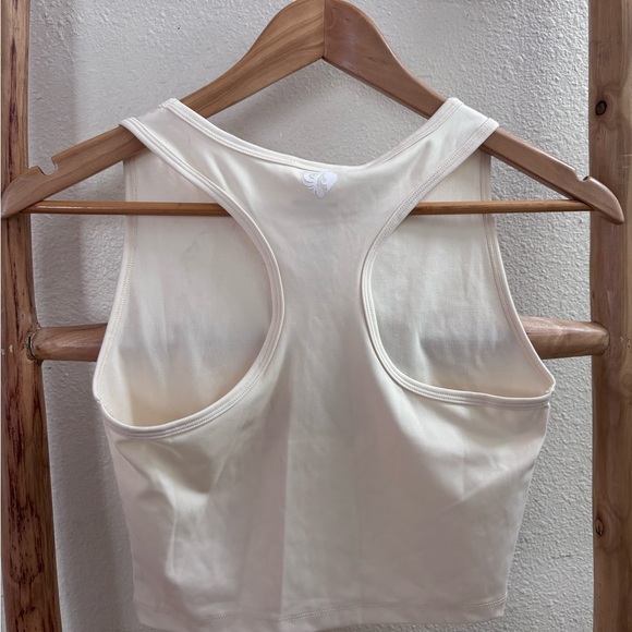 Elegant Ivory Tank Top for Women - Picture 3 of 3